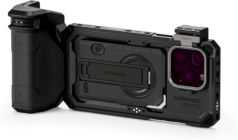 TILTA Khronos Handykäfig für iPhone 16 Pro Max mit PD-Fokus Griff, Schnellentriegelungsfilterschale und magnetischem FSND-Filter - Schwarz TK-IP16-PMA