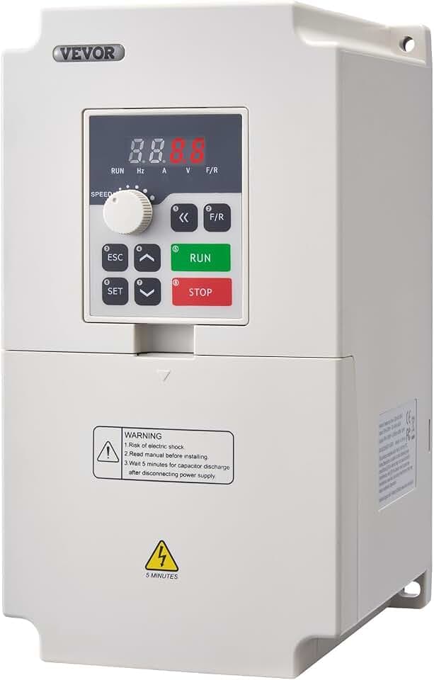 VEVOR Frequenzumrichter VFD 5PS, 4kW, 8,5A, 3-Phasen-AC, 380V Eingang auf 3-Phasen-AC, 0–380V Ausgang, Frequenzumwandler, 50/60 Hz Eingang, 0–2000Hz Ausgang, VFD zur Drehzahlregelung des Spindelmotors