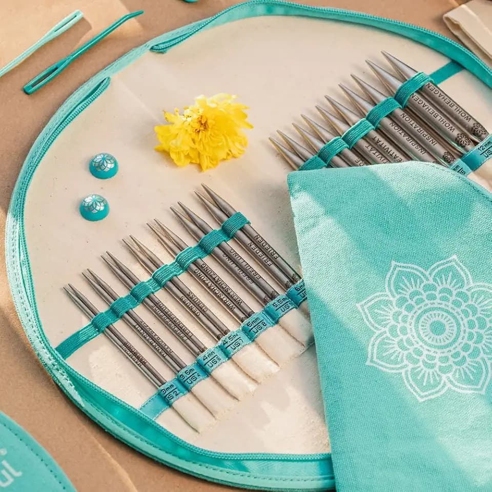 KNITPRO Mindful-Set GRATITUDE, Edelstahl-Nadelspitzen Set + Zubehör, Art. 36301DE, deutsche Edition