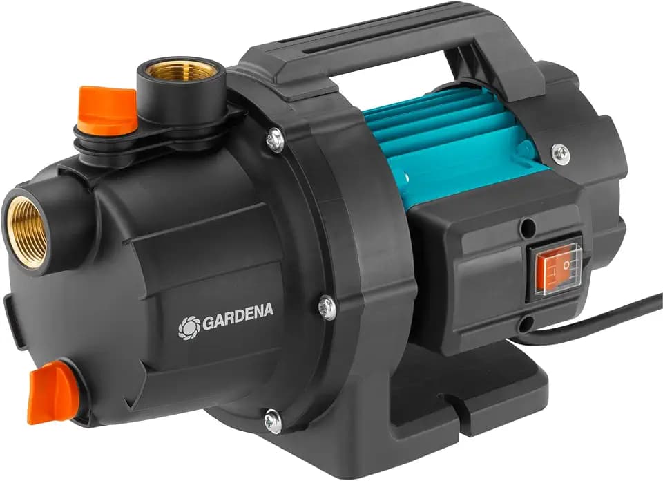 Gardena Gartenpumpe 3000/4 Basic: Bewässerungspumpe mit 3000 l/h Fördermenge, Leistung 600 W, langlebig dank Edelstahlwelle, Regneranschluss möglich (9010-47)