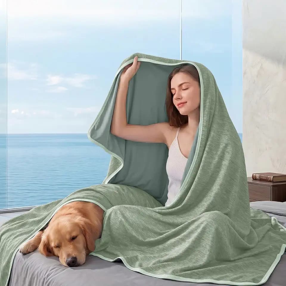 L'AGRATY Kühldecke (230x270 cm) – Schweißabsorbierend, Wärmeregulierend für Erwachsene an warmen Nächten, Q-Max 0.5 für Hitzköpfe, ultraleichte Kühldecke,grün