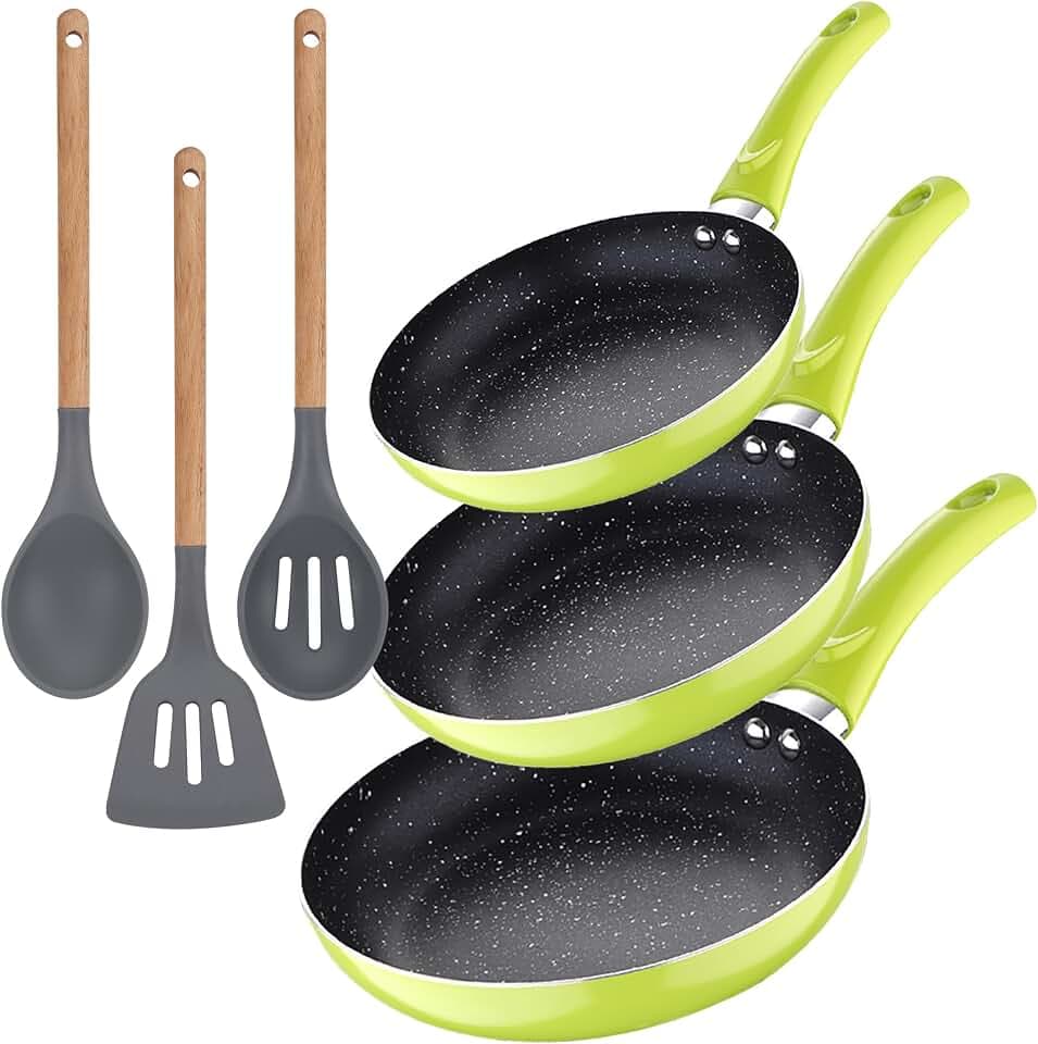 San Ignacio Set mit 3 Pfannen (20 + 24 + 28 cm) aus gepresstem Aluminium, grün mit 3 Stück, Küchenutensilien, Silikon, Holz