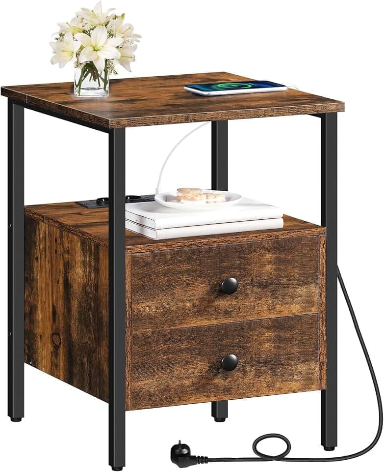 HOOBRO Nachttisch mit Ladestation, schmaler Beistelltisch mit 2 Schubladen, 2 Steckdosen, 1 USB-A und 1 Type-C, Sofatisch, für Wohnzimmer und kleine Räume, Vintagebraun und Schwarz EBF43CBZ01G3