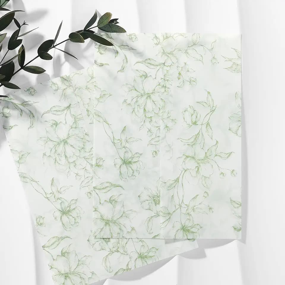 UNIQOOO 50 Pack Pre-Folded Green Grace Bloom Vellum Jackets for 5x7 Invitations, 115GSM Transparent Vellum Jacket for Vintage Themed Wedding & Events