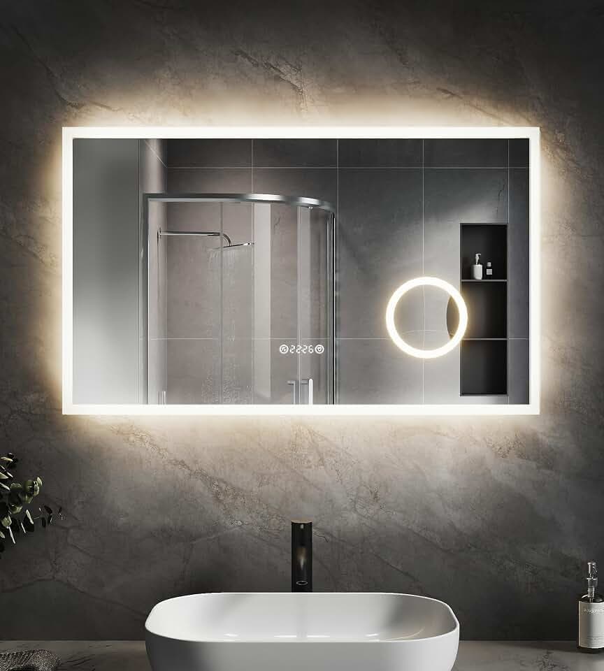 SVNR badezimmerspiegel mit Beleuchtung - 100 x 60 cm Spiegel mit Beleuchtung, Wandmontierter Multifunktionaler Badezimmerspiegel, R10-Abgeschrägte Kante, Uhr, Antibeschlag, LED-Smart-Spiegel