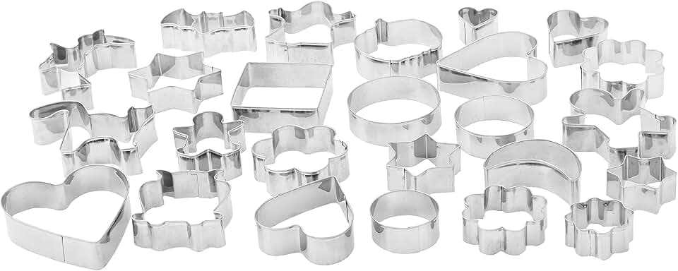 Amazon Basics Ausstechformen für Kekse, Verschiedene Formen, 4 cm to 9 cm, Set mit 25 Stück, Silber