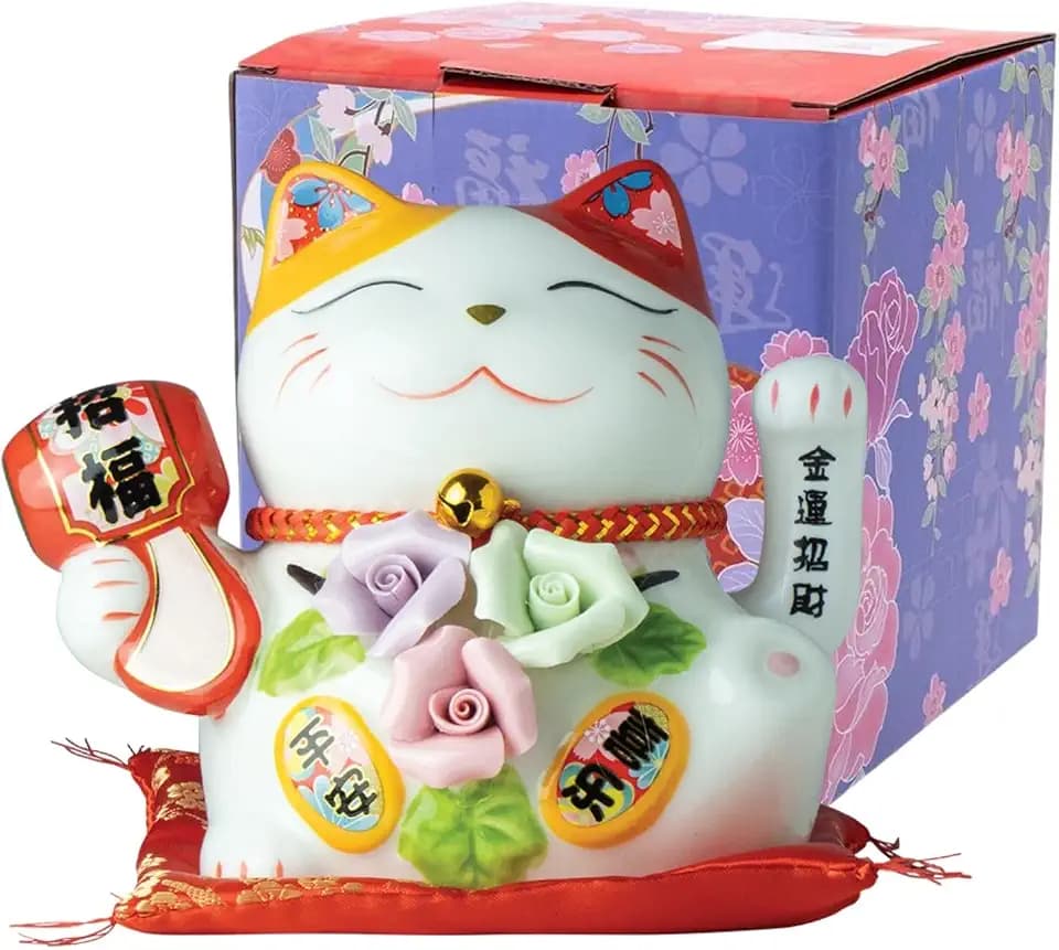 Jade Temple Maneki Neko Winkekatze Weiß mit Fächer, Spardose, japanische Glücksbringer Katze, asiatisches Deko-Objekt, Porzellan, 13cm Höhe, 15cm Durchmesser, mit Kissen, 1 Stück in Geschenkbox