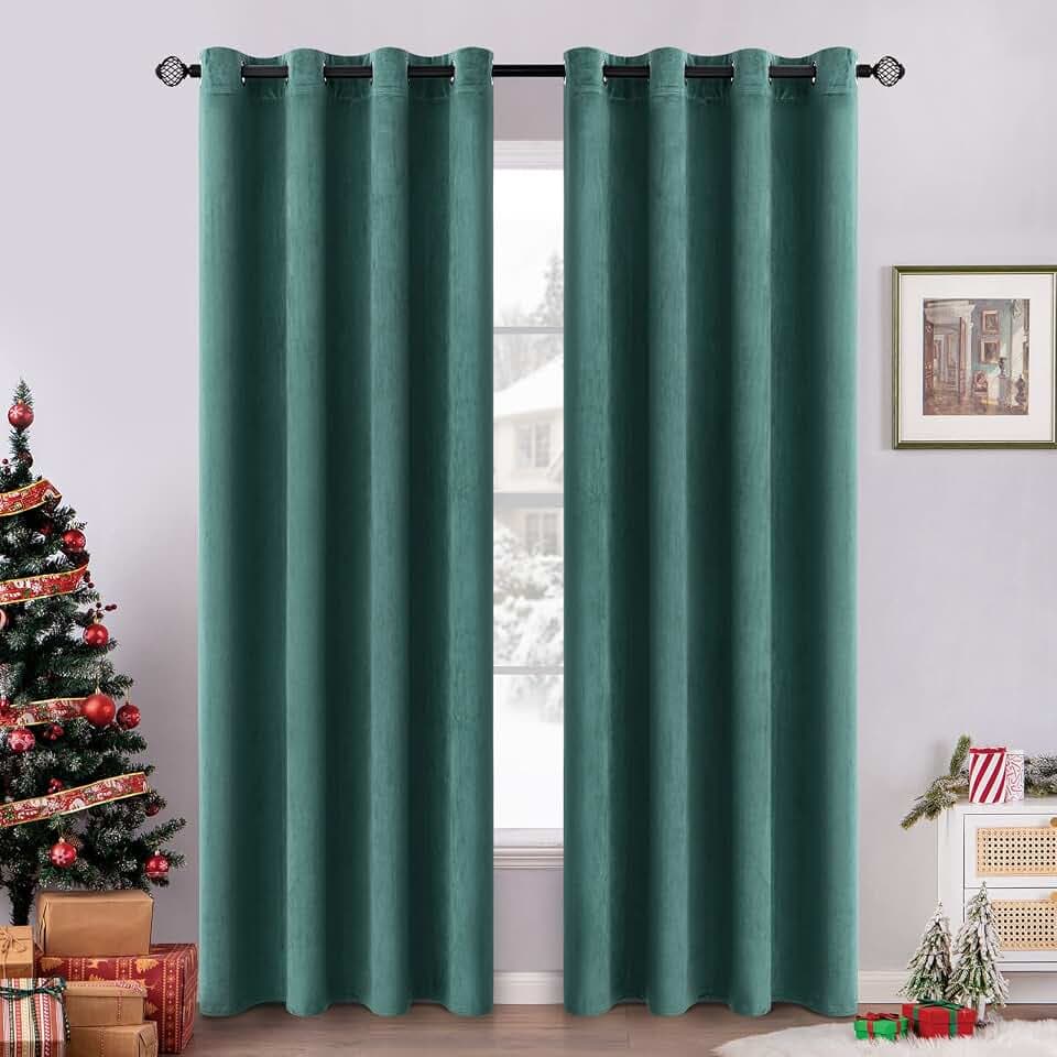 EMEMA 2 Stück Verdunklungsvorhang Samtvorhänge Blickdicht Vorhang mit Ösen Thermogardine Ösenvorhang Verdunkelungsgardinen für Schlafzimmer Wohnzimmer, 140 x 200 cm(B x H) Dunkelgrün