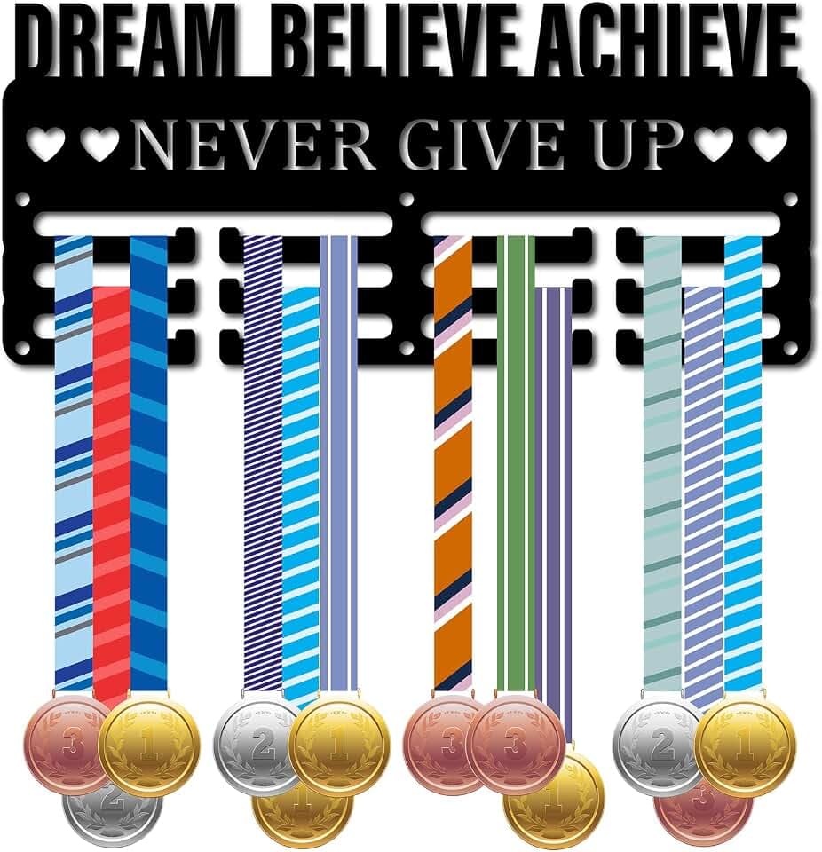 CREATCABIN Medaillenhalter Präsentationsständer Sport Metall Aufhängen Auszeichnungen Eisen Kleine Halterung Dekor Für Zuhause Rennen Laufen Gymnastik Schwimmen Schwarz 29x13cm–Dream Believe Achieve