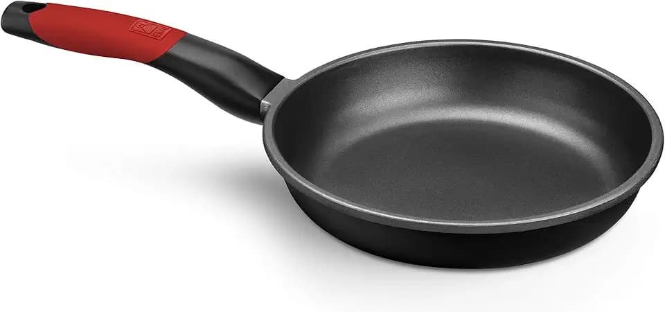 BRA Premiere | Bratpfanne 28 cm, Aluminiumguss | Dreischichtig mit verstärkter Antihaftbeschichtung ohne PFOA, 28 cm Durchmesser, Rot, Antihaftbeschichtung, PFOA-frei