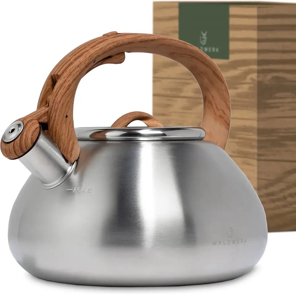 WALDWERK Wasserkessel (2,3L) - Wasserkessel für Induktion und Gasherd - Teekessel mit Holzoptik Griff - Flötenkessel mit Pfeifton, Edelstahl & Kunststoff