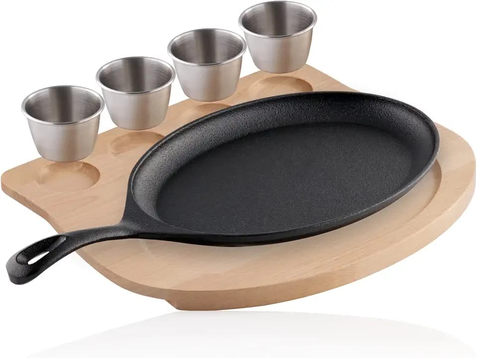 BBQ-Toro Gusseisen Servierpfännchen mit Edelstahl Dipschalen und Holzunterlage | 24 x 17,5 cm - oval | bereits eingebrannt - preseasoned | Grillpfännchen Set | Gusseisenpfanne