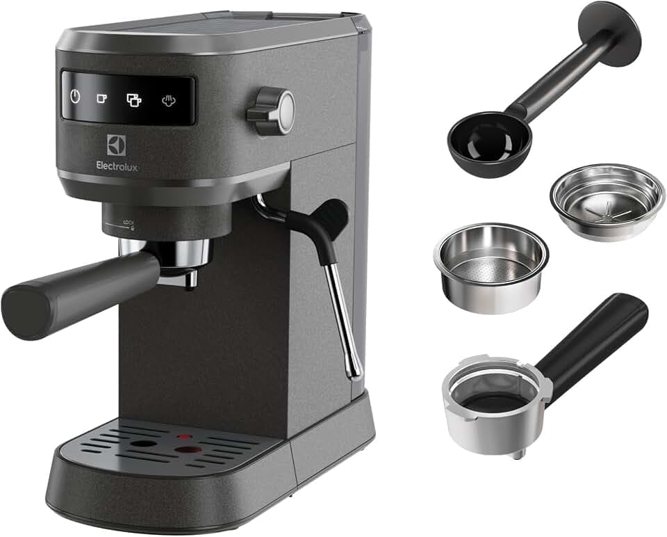 Electrolux E6EC1-6BST Explorer 6 Espresso-Cappuccino-Maschine, Wärmekontrolltechnologie, herausnehmbares Abtropfblech, Milchaufschäumer, 1250-1450 W