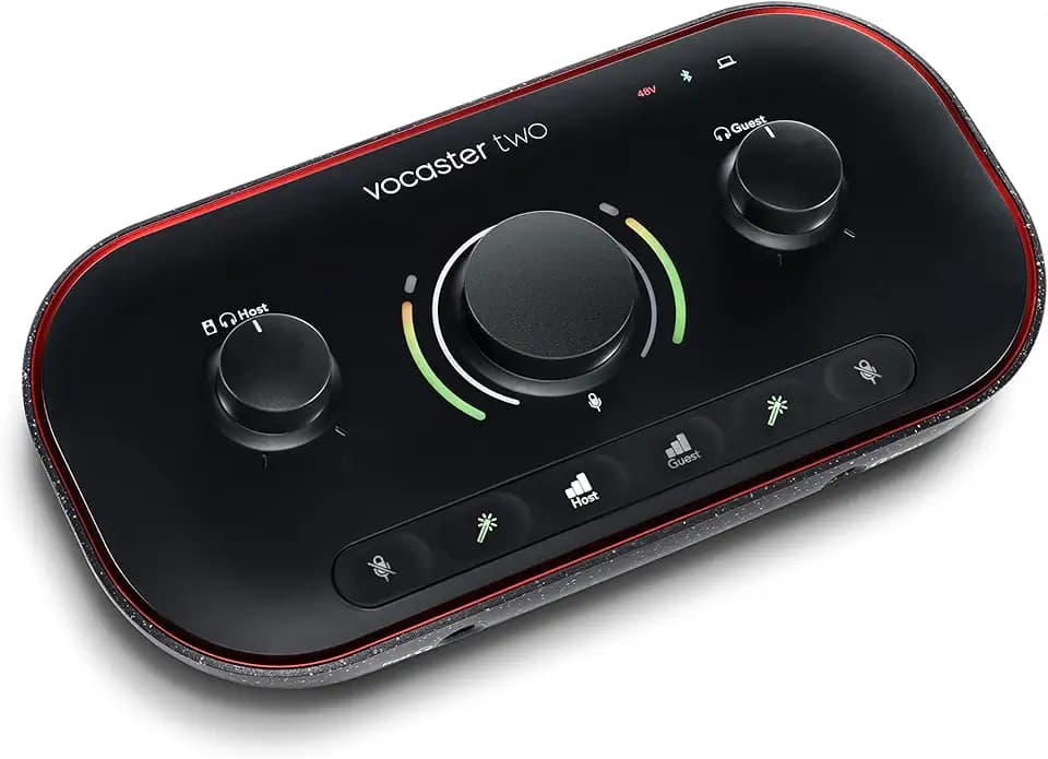 Focusrite Vocaster Two – Podcast-Audio-Interface für Aufnahmen von Moderator und Gast. Mit zwei Mikrofoneingängen und zwei Kopfhörerausgängen sowie Auto Gain, Enhance und Mute-Funktion.