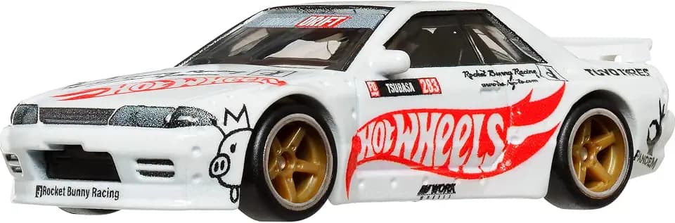 Hot Wheels Premium Car Culture Collectible Toy Car, 1:64 Scale Die-Cast Nissan Skyline GT-R (R32) Pandem, Modern Classics Vehicle with Real Riders Tires