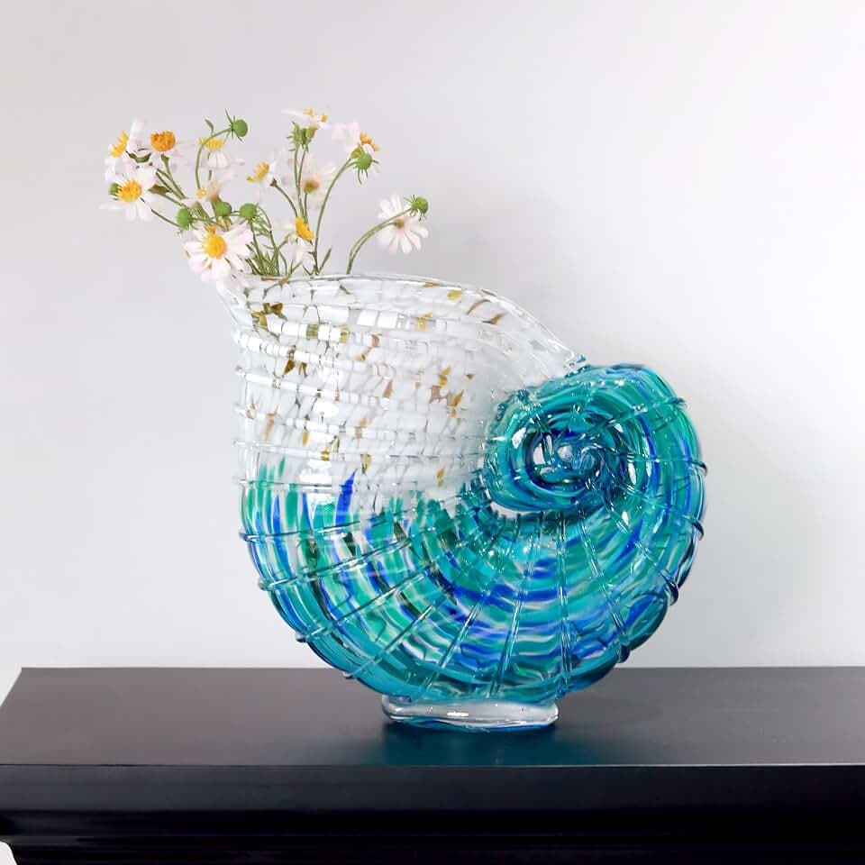 Hand Blown Glass Conch Shell Vase & Statue - Dual-Purpose Ocean Flower Vase
