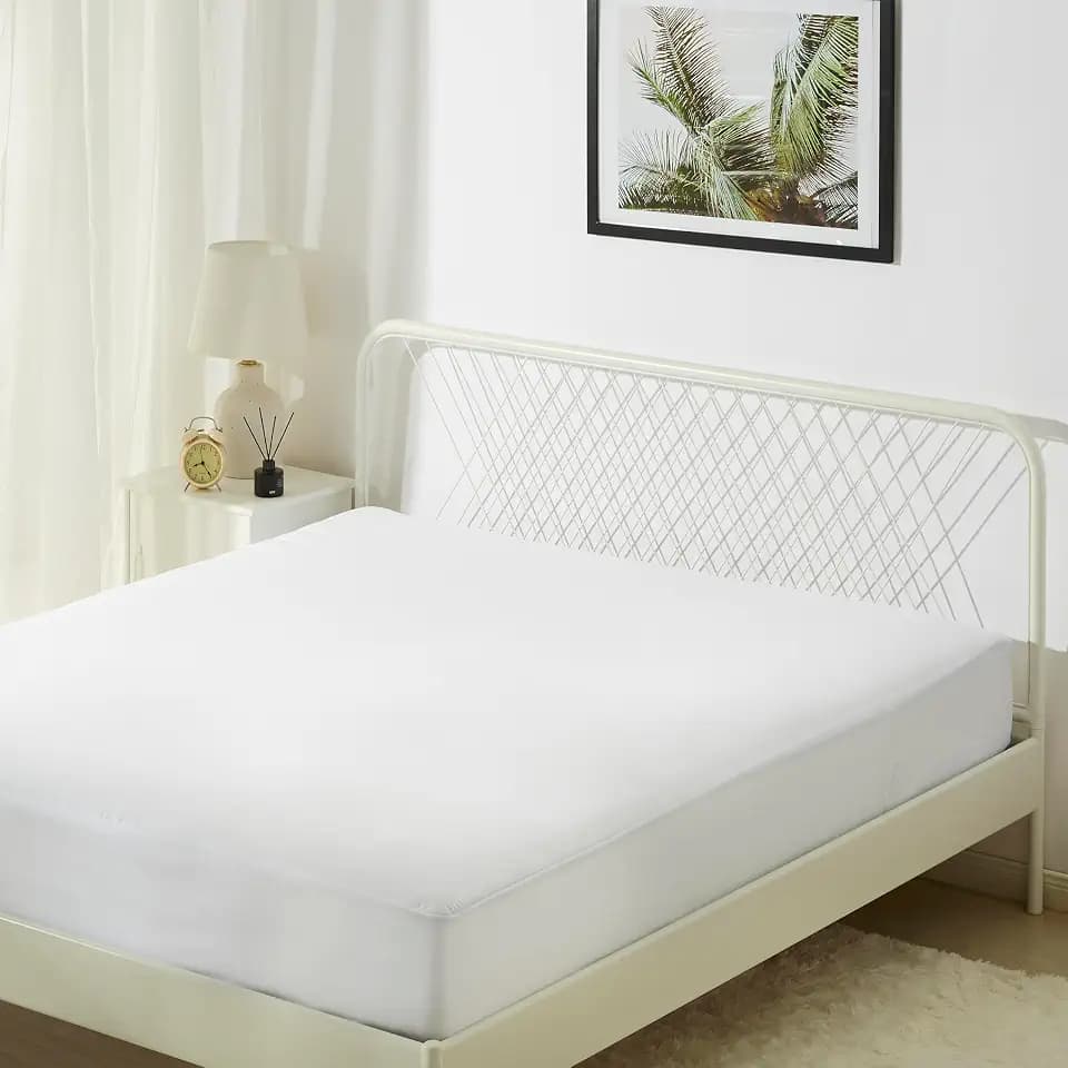 Amazon Basics Matratzenüberzug Anti-Milben Wasserdicht & Bettwanzensicher, Encasing mit Reißverschluss, bis 30 cm Tiefe, 140 x 200 cm, Weiß
