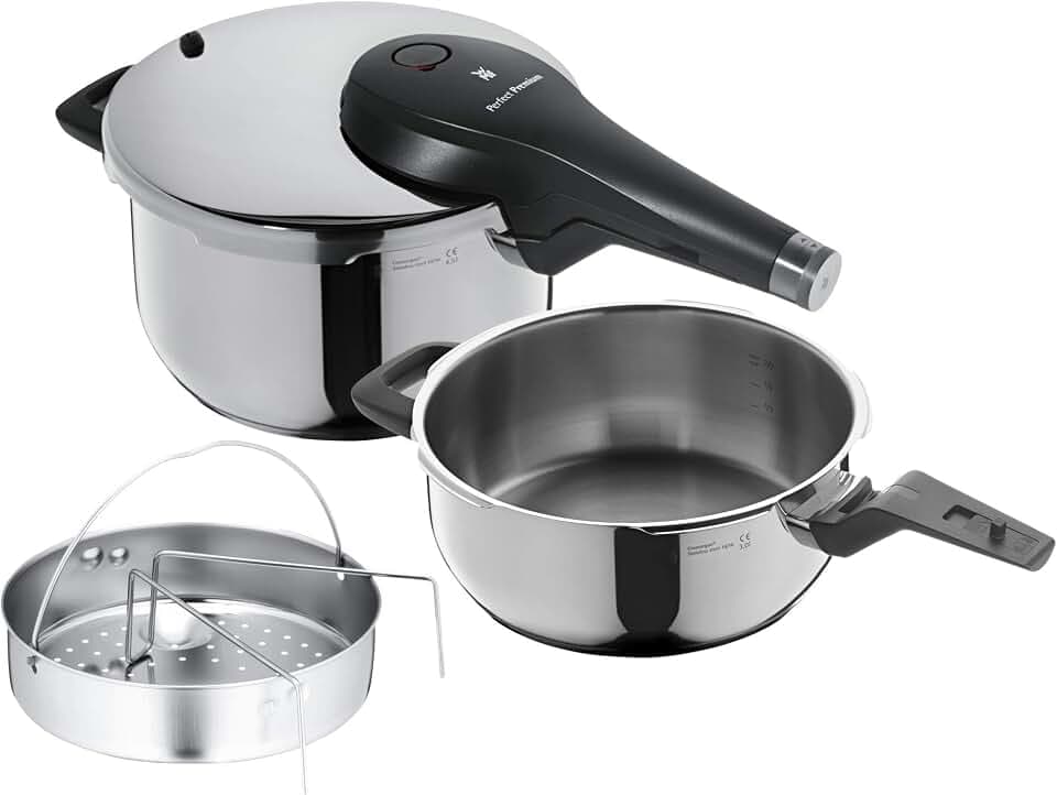 WMF Perfect Premium One Pot Schnellkochtopf Set Induktion 3-teilig, Dampfkochtopf 4,5l + 3l mit Einsatz-Set, Kochtopf groß, Cromargan Edelstahl, 2 Kochstufen, Drehknopf