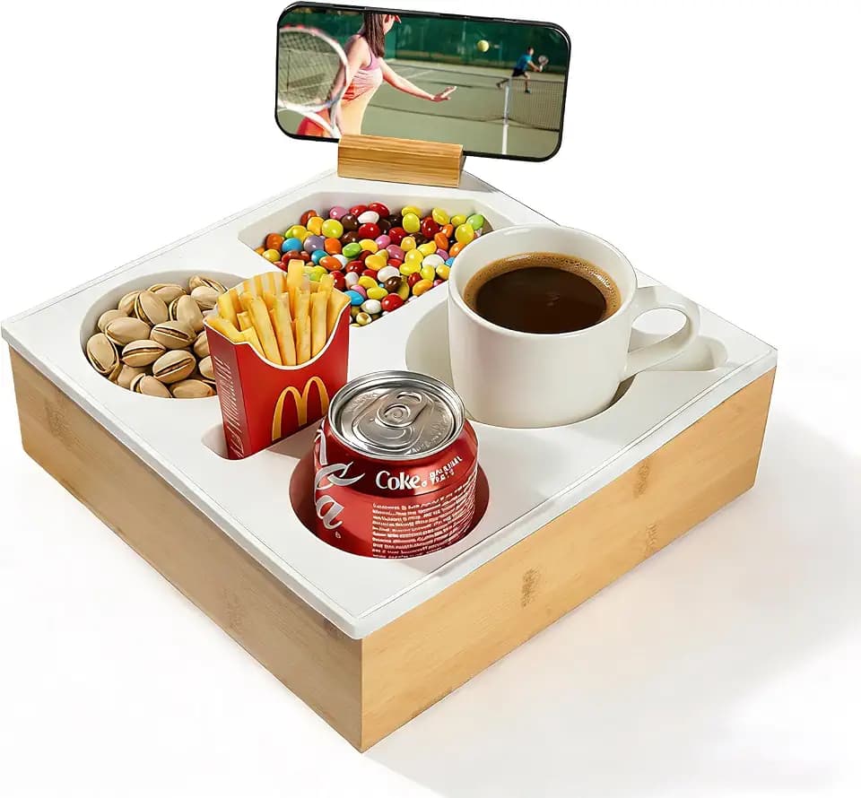 VINATO Couchtisch mit Snackbox, 360° drehbarer Handyhalter, Getränkehalter & Staufächern – Aus Bambus & wasserfestem Silikon, Beistelltisch für Sofa, Bett, Auto, Camping (Khaki)