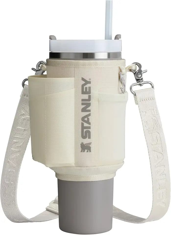 STANLEY 1913 All-Day Quencher Carry-All 1.18L - 2-Knopf-Druckknopfverschluss - Handytasche - Kartenfach - Karabiner-Schlüsselclip - Außenmaterial aus 100% recyceltem Polyester - Cream