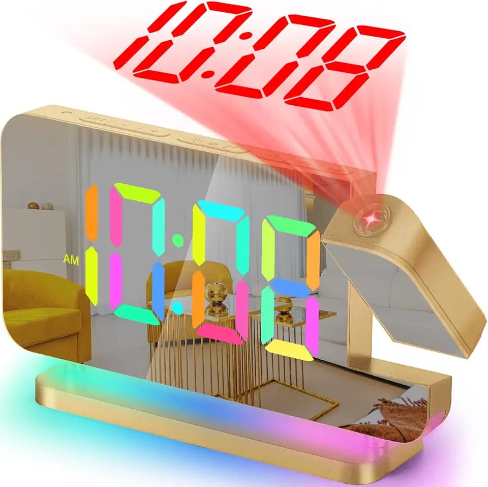 SZELAM Projektion Wecker - LED Spiegel Digitaluhr Großes Display mit RGB Nachtlicht USB C Ladestation 180° Drehbarem Projektor - 7.4” Lauter wecker für Tiefschläfer Schlafzimmer - Gold
