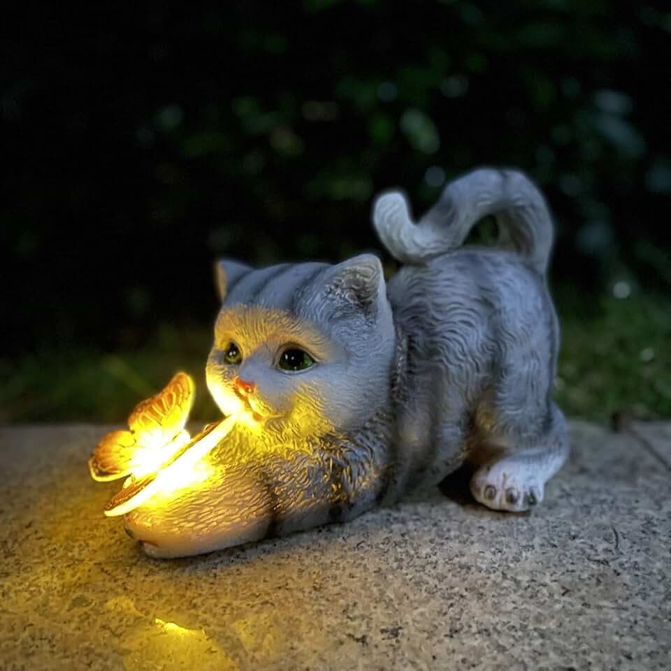 Katzenfigur Garten Deko Katze Gartendeko Schmetterlinge Solarlampen für Außen Balkon Gartendekoration Innenhof Layout niedlichen Katze Top Schmetterling Ornamente Harz Solarleuchten (Grau)