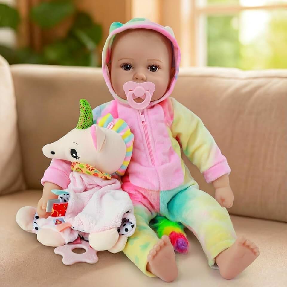 GOAROY Lifelike Baby Dolls Girl, 18 inch Large Realistic Sweet Soft Body Baby Doll Real Life Baby Dolls Girl, with Accessories Gift for Kids Age 3 4 5 6 7 8+