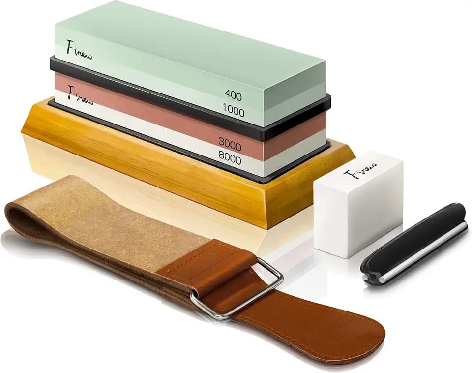 Schleifstein Set, Finew Professional Wetzstein, Prämie Doppelseitiger Körnung 400/1000 3000/8000 Abziehstein für Messer, mit rutschfeste Bambusbasis, Abflachungsstein, Winkelführung und Lederstreifen