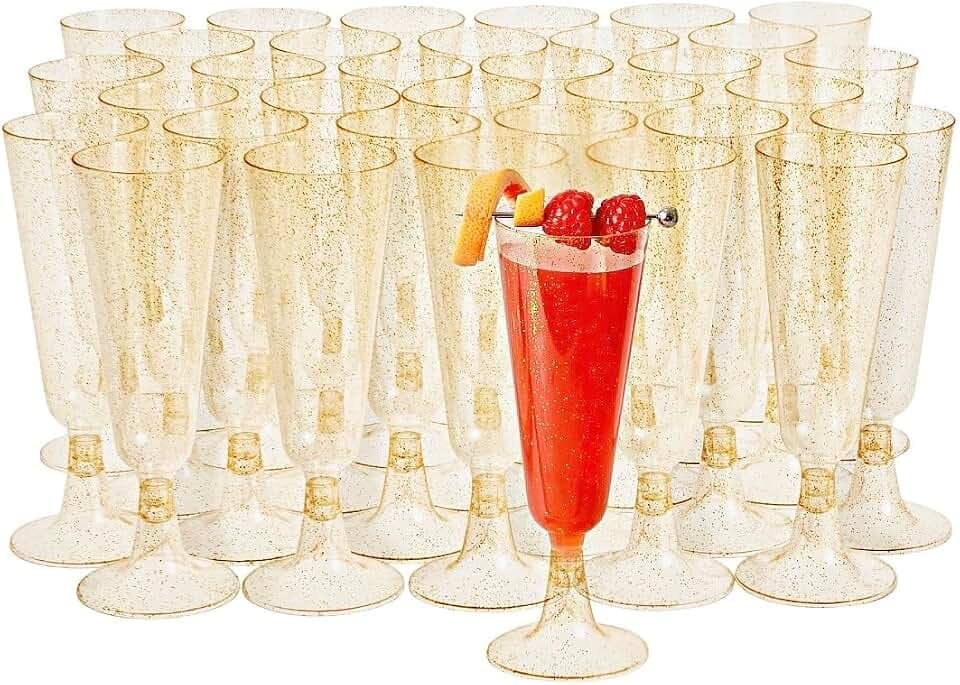 MATANA 50 Premium Sektgläser aus Kunststoff mit Goldglitter, 150ml – Wiederverwendbare Champagnergläser, Champagner Gläser für Cocktail, Dessert, Wein - Plastik Sektgläser für Hochzeit & Party