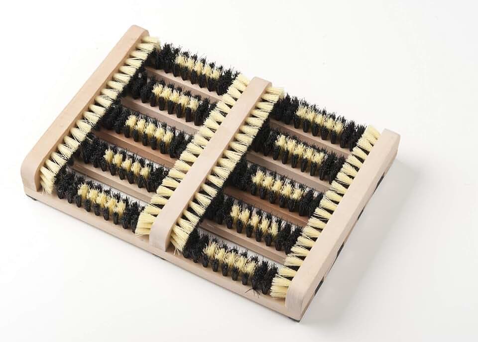 Fußmatte mit Schuhbürste - Schmutzfangmatte mit Anti-Rutsch - Türmatte für Stiefel und Schuhe - Innen- und Außenbereich - Sauberlaufmatte - Holz/Kunststoff - 35 x 26 x 5,5 cm