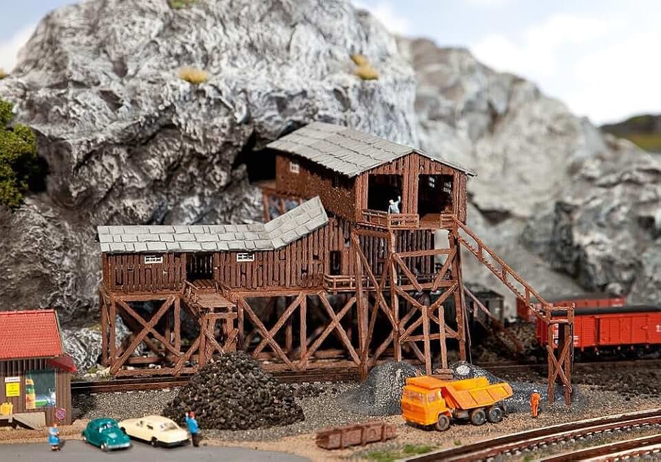 FALLER FA222205 - Alte Kohlemine, Farbe Weiß.