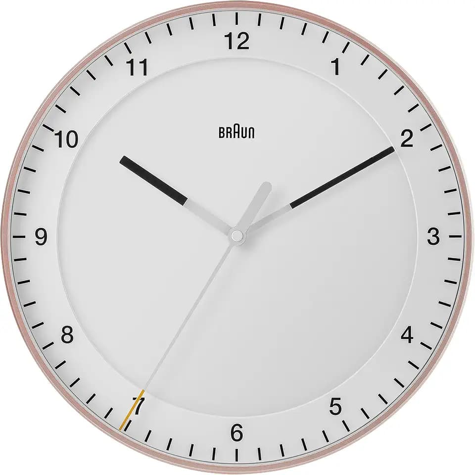 Braun Klassische große analoge Wanduhr geräuschlosem Sweep-Uhrwerk, leicht ablesbar, 30 cm Durchmesser in Rosé und Weiß, Modell BC17PW.