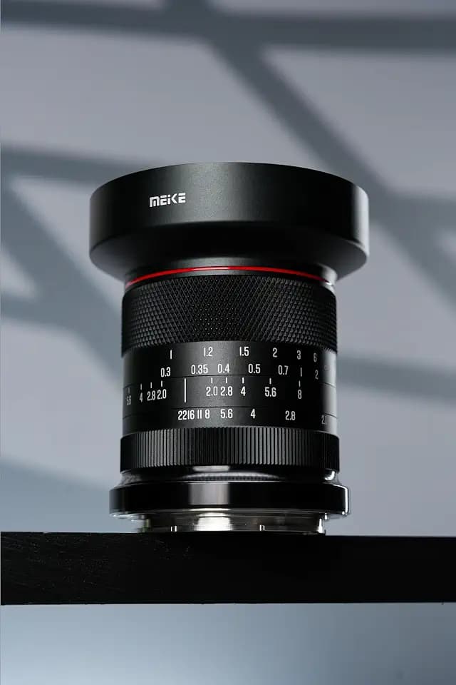 Meike 10mm F2.0 Ultra Wide Angle APS-C Manual Focus Lens Compatible with RF-Mount Cameras EOS-R EOS-RP R5 R6 Under APS-C Mode