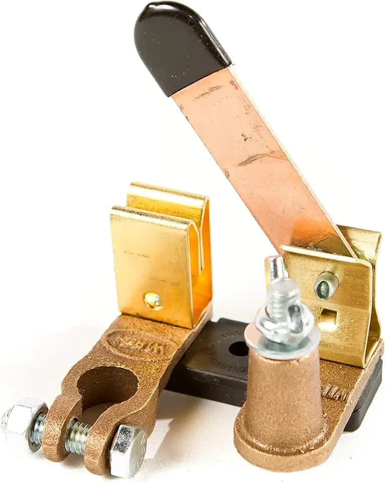 Battery Doctor WirthCo Top Post Battery Disconnect Knife Switch, Low Vertical, 5/8 in Post with 5/16-18 Stud and Wing Nut, 250 Amp 12V, 3 x 4 x 2-1/4 in, Made in USA (20148)