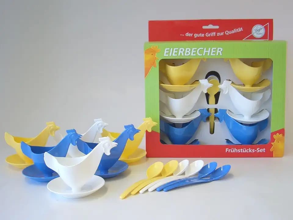 Frühstücks-Set "Eierbecher Huhn" 6 Eierbecher und 6 Eierlöffel je 2 x blau, 2 x weiß, 2 x gelb im Geschenk-Set DDR Eierbecher