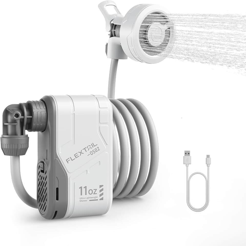 FLEXTAILGEAR Max Shower, Tragbare Campingdusche mit 2500 mAh Akku und USB-C, Zwei Durchflussmodi, Outdoor-Dusche mit Pumpe & 2,2m Schlauch, Camping Dusche für Reisen, Strand, Haustiere und Autowäsche