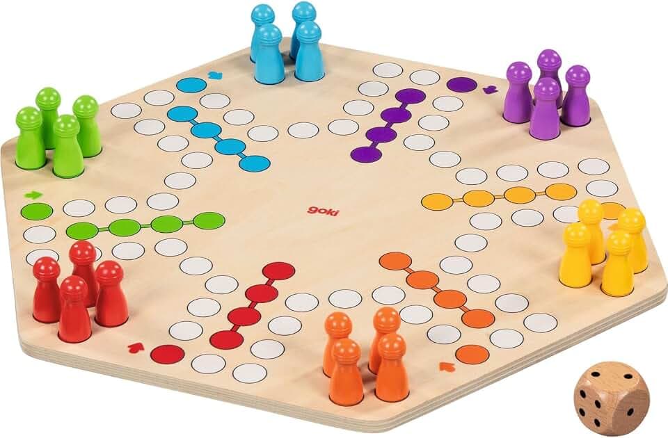goki 56298 – Ludo für bis zu 6 Spieler aus Holz – Gesellschaftsspiel im XL-Format, Durchmesser ca. 34 cm, beidseitig bespielbar