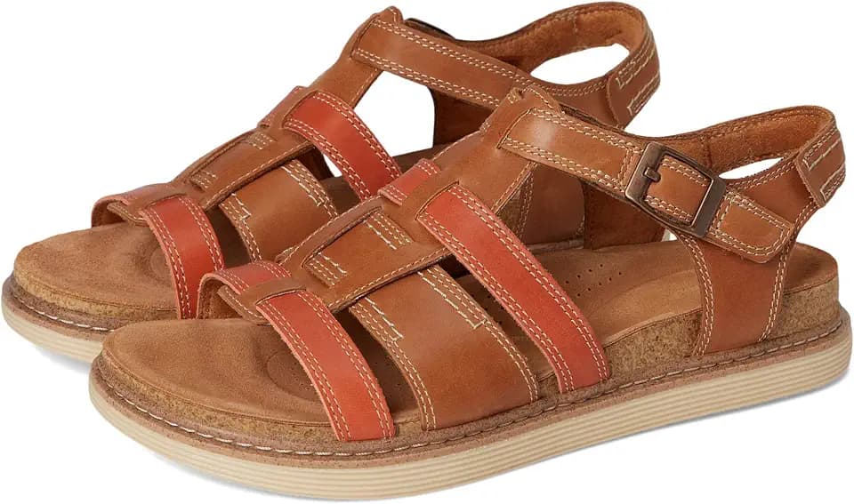 Clarks womens Arwell Sun