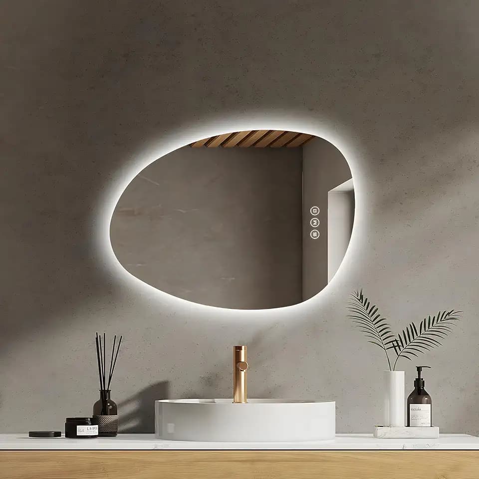 EMKE Badezimmerspiegel mit Beleuchtung Asymmetrischer LED Spiegel 65 x 45 cm Touch-Schalter, 3 Lichtfarben Dimmbar, Beschlagfrei Badspiegel mit Beleuchtung IP44 Energiesparend