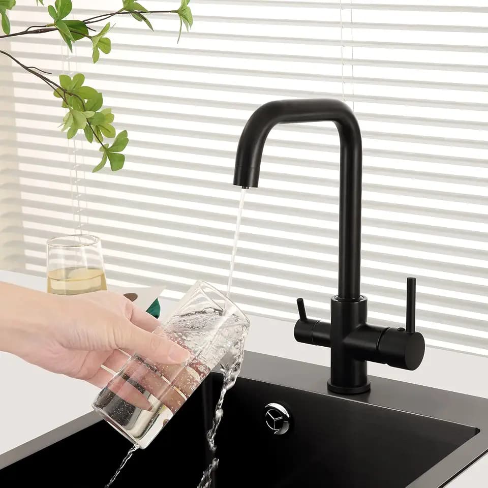 Drei Wege Wasserhahn Schwarz, 3-wege küchenarmatur 360° Schwenkbar, 3 Wege Wasserhahn für Osmoseanlage, Trinkwasserhahn mit 2 Hebel, Messing Spültischarmatur für Filtersysteme Schwarz Retro