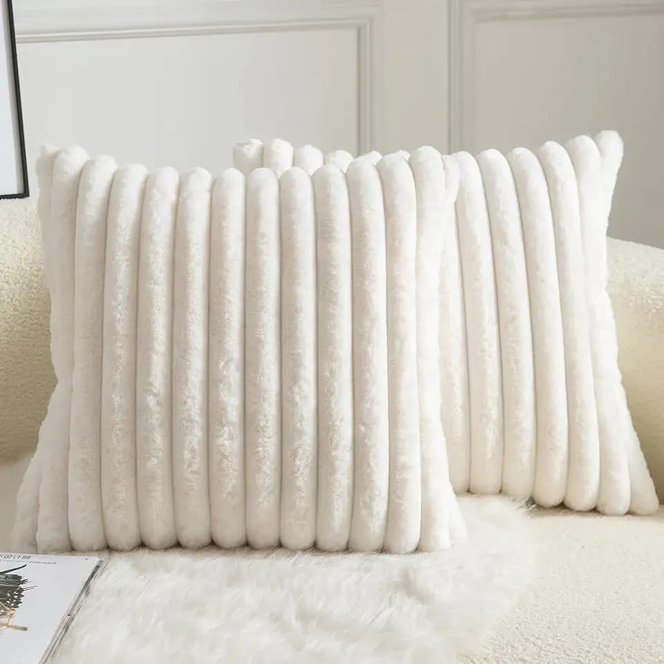 Mandioo 2er Set Kissenbezug gestreiftes Künstlich Pelz Superweich Kissen Flauschig Modern Kissenhülle Deko Sofa Wohnzimmer Schlafzimmer Kissenbezüge 45 x 45 cm Cremeweiß