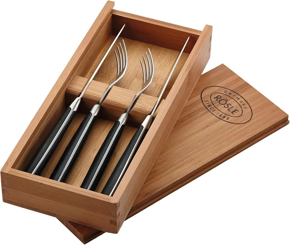 RÖSLE Steakbesteck 4-tlg., Hochwertige Steakmesser mit scharf geschliffener Klinge aus Klingenspezialstahl mit passender Steakgabel, POM, inkl. praktischer Holzbox, 25 x 11 x 4 cm