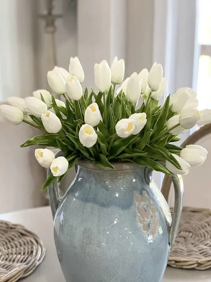 Beferr White Tulips Artificial Flowers 18Pcs Faux Silk Tulip Real Touch Tulip Fake Flowers Bouquets Arrangements for Mother's Day Easter Spring Flowers Gifts Home Table Decor