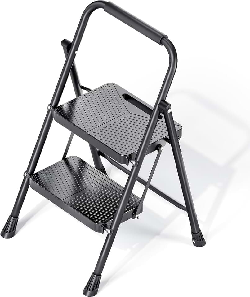 KINGRACK Trittleiter 2 Stufen Klappbar mit Sicherheitsschloss, Anti-Rutsch-Stabilem Klappleiter Tritthocker 150kg Belastbar, Leiter mit Handläufen für Zuhause, Büro, Garten, Küche, Schwarz
