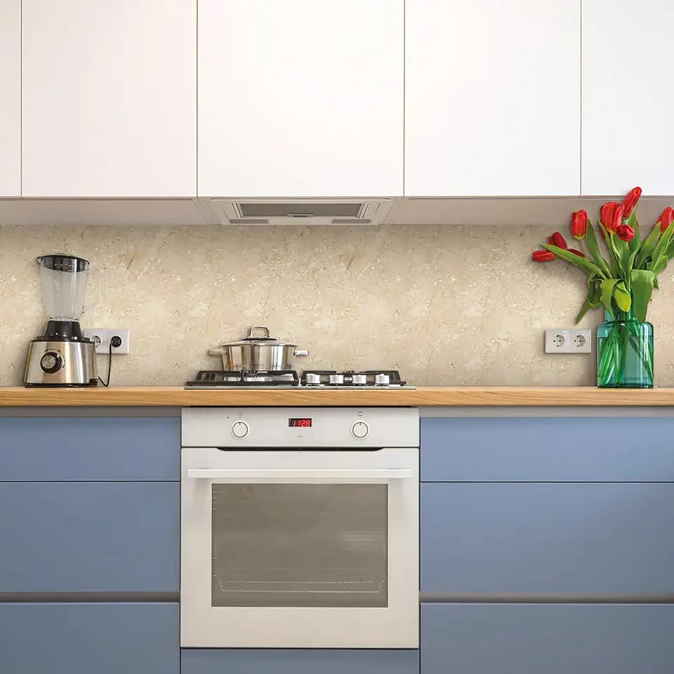CREARREDA Küchen-Spritzschutz, Wandaufkleber für Herde, 60 x 58 cm, Glanz-Effekt – Dicke 1 mm, starr – schwer entflammbar und hitzebeständig und wasserfest, Farbe Travertine Stone