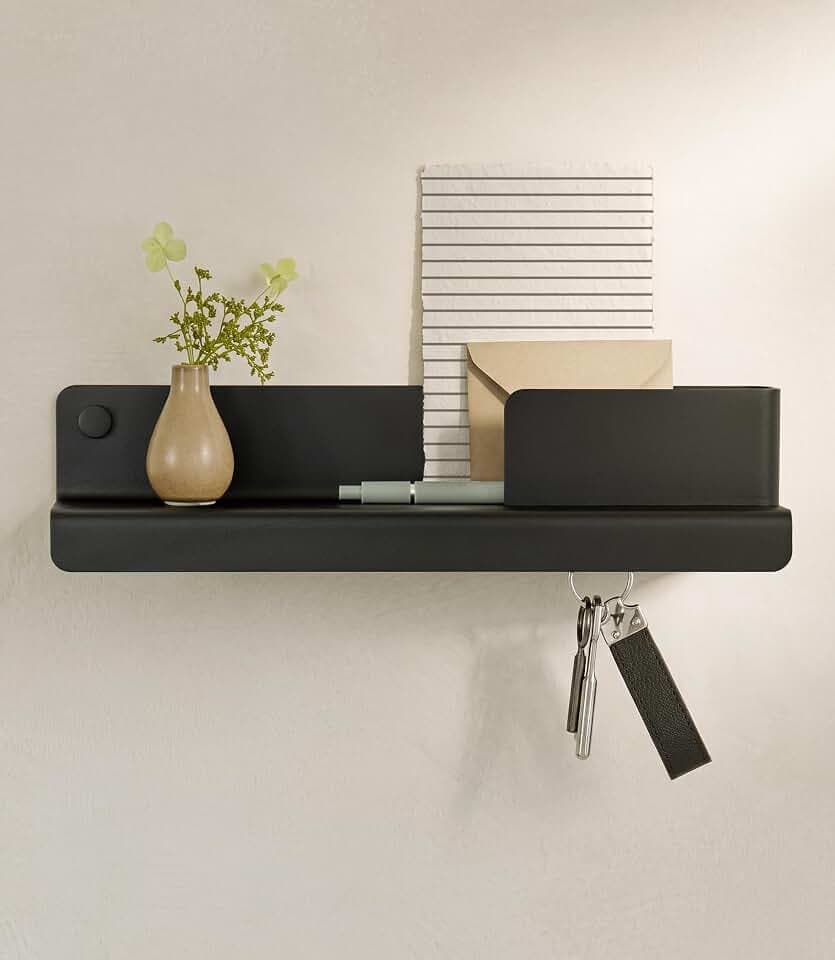 Kazai. Schlüsselbrett 'Holmsen' | Minimalistisches Schlüsselhaken-Design aus Berlin | Moderner Schlüsselhalter mit Ablage aus Metall | Schlüsselboard als Flur Möbel für die Wand | Schwarz