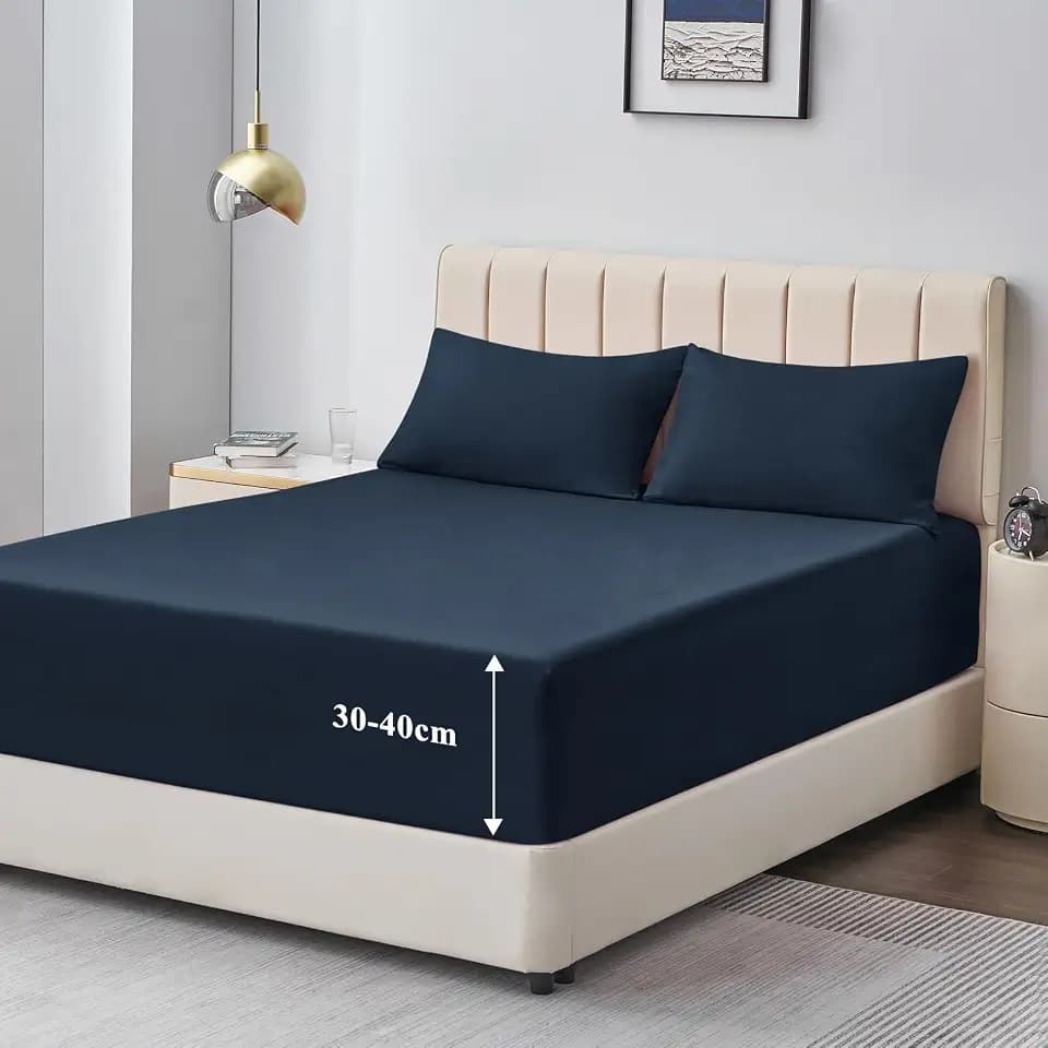 Aisbo Spannbettlaken 200x200cm Bettlaken Boxspringbett - Bett Laken Blau 200x200 aus Premium Mikrofaser, weiches Spannbetttuch 200 x 200 Dunkelblau Steghöhe 40cm für Wasserbett Bed Fitted Sheet