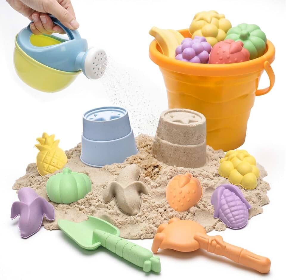 VBACALA Obst Sandspielzeug Set,12-teiliges Sandkasten Spielzeug für Kinder,mit faltbarem Eimer,Obst-Sandformen,Gießkanne und Sandschaufel,Strandspielzeug für Jungen und Mädchen ab 3 Jahren