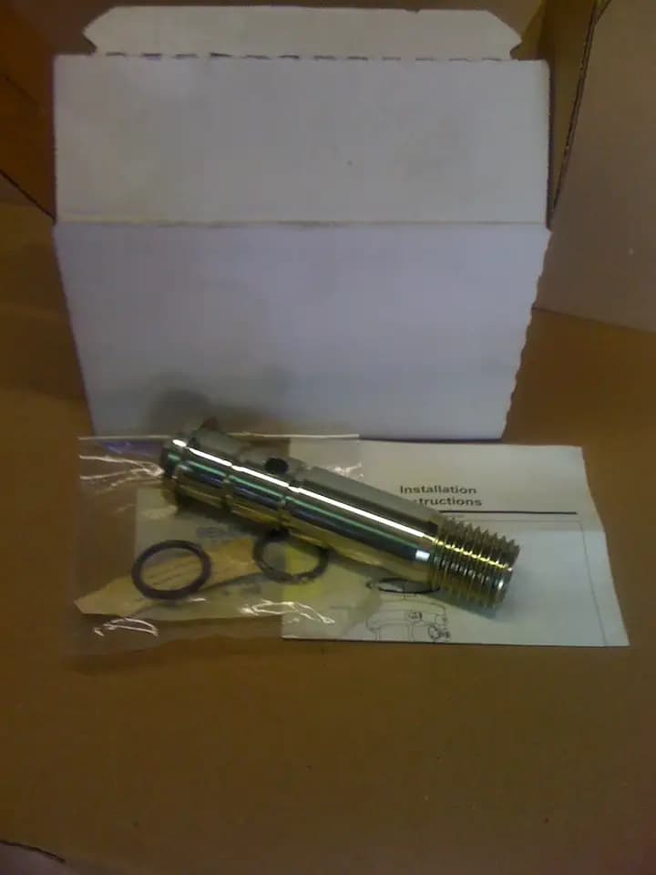 Bendix Genuine Bendix Air Dryer Bolt Kit - 109498