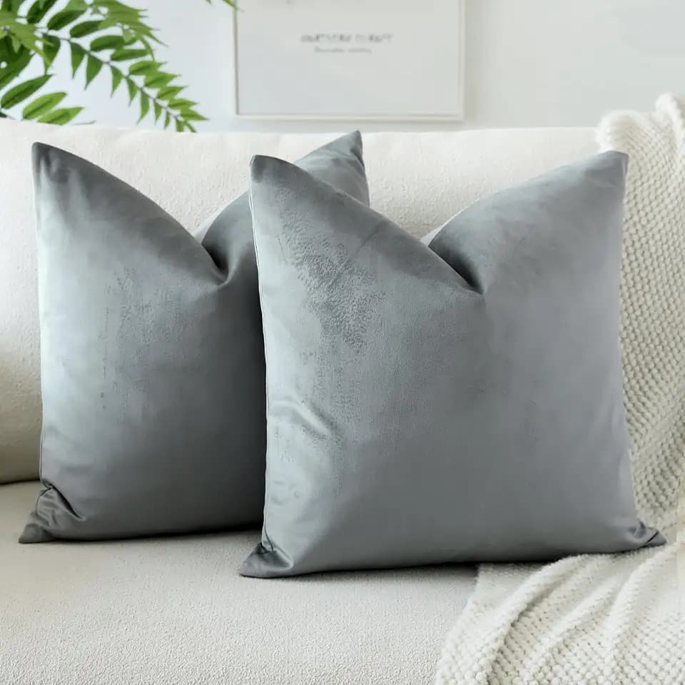 JOTOM Samt Kissenbezug Kissenhülle Sofakissen Dekokissen Kissenbezüge für Sofa Wohnzimmer Schlafzimmer 2er Set 60x60 cm Silvergelb